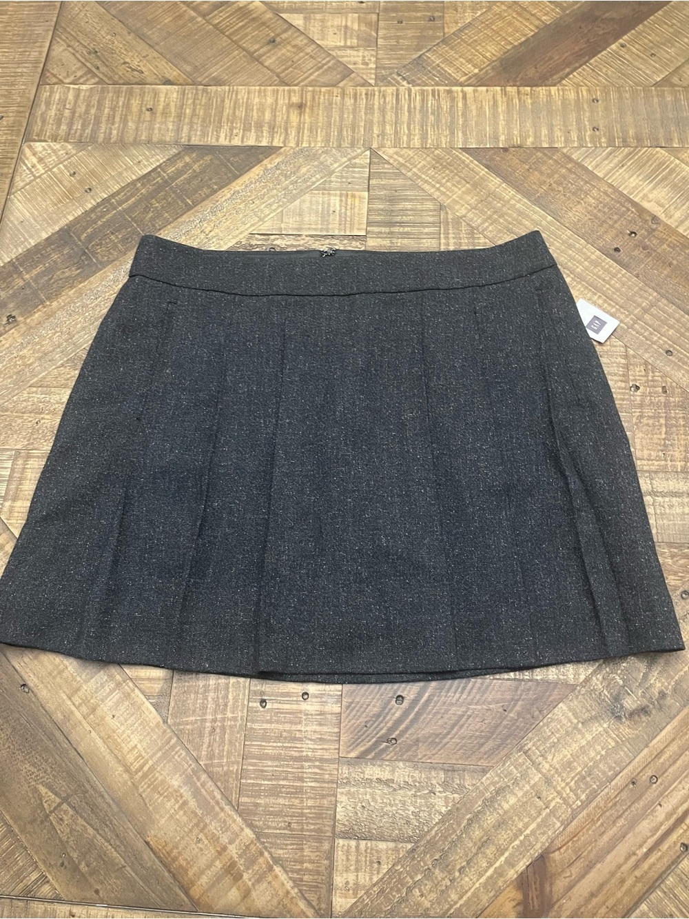GAP Charcoal Grey Pleated Stretch Mini Skirt - Size 14 (Lined)